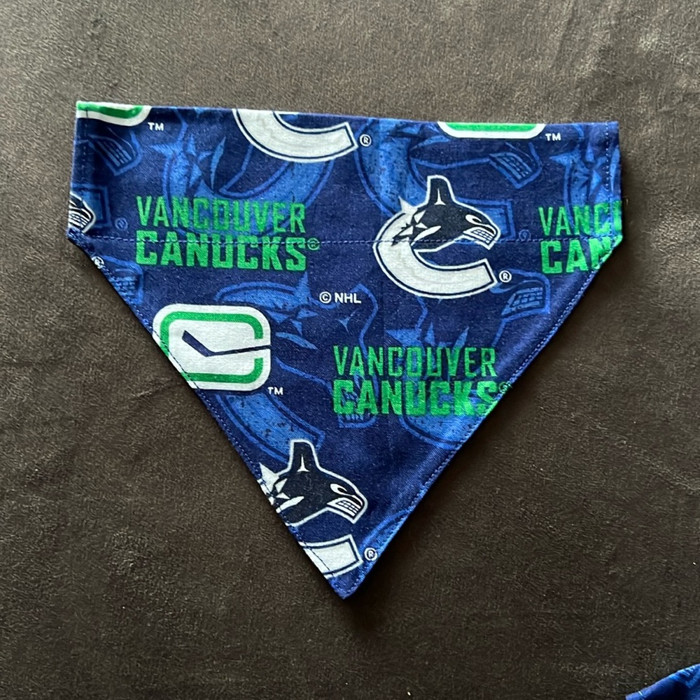 Bandana for medium breed dog - Canucks Navy